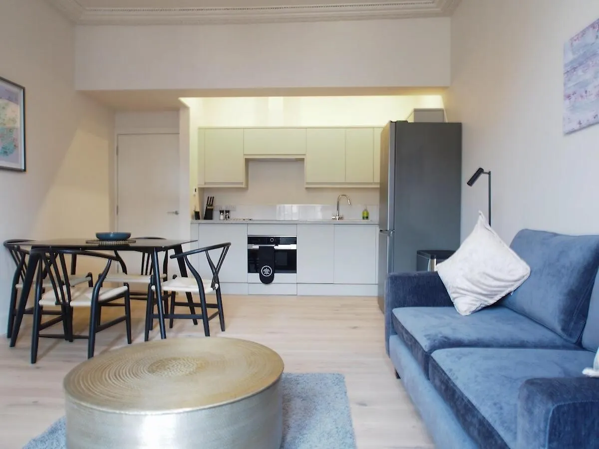 אדינבורו Spacious Luxe 2-Bed Near The City Centre - Flat 6, Elgin House Apartments בריטניה